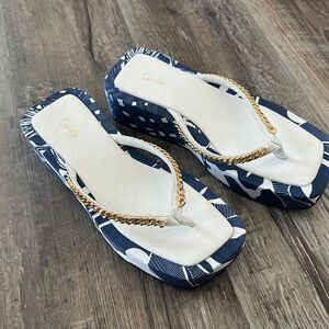 Camilla Navy White Giraffe Print Gold Chain Thong Platform Sandals Size 40/9.5